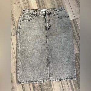 Grey denim skirt